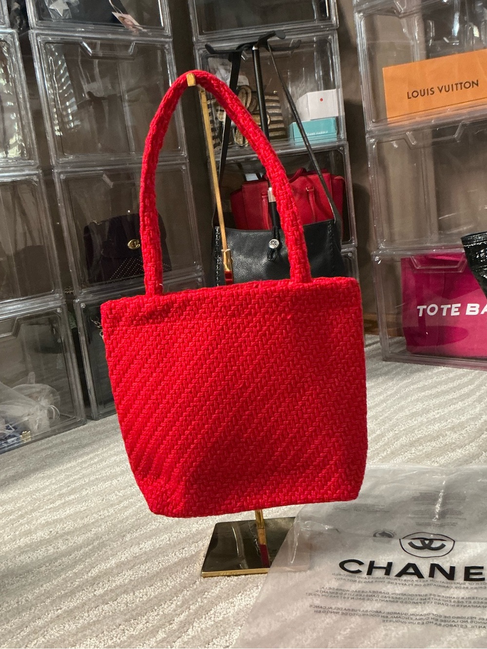 CHANEL Beauty VIP GWP Red Woven CC Sequin Tote Bag Satin Lining NWT - Picture 4 of 7